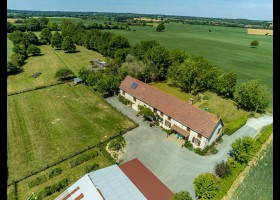 Proche Sablé-sur-Sarthe - Magnifique maison rénovée à la campagne, calme assuré